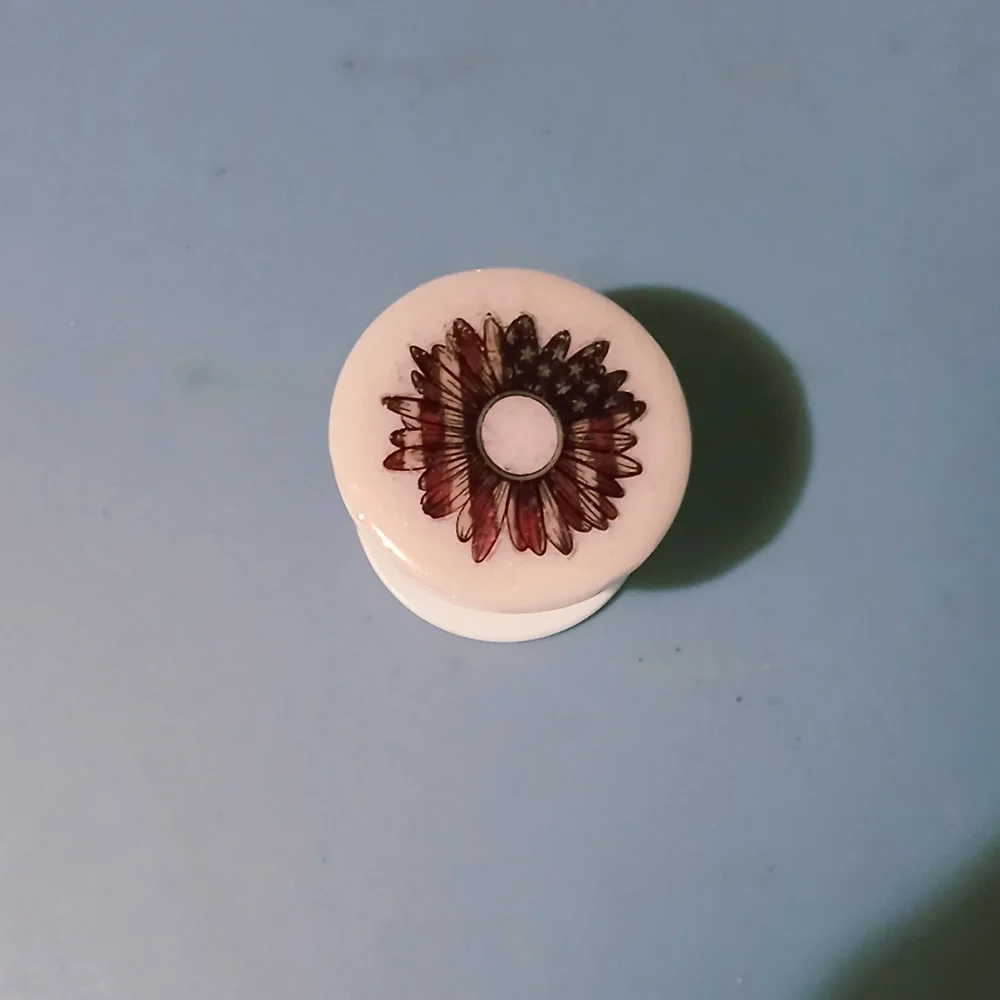 Floral Phone Grip in Red White and Blue